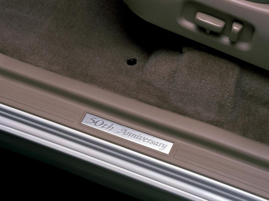  Toyota Land Cruiser 100 50th Anniversary 2001 года  (JP) (фото 4 из 6)